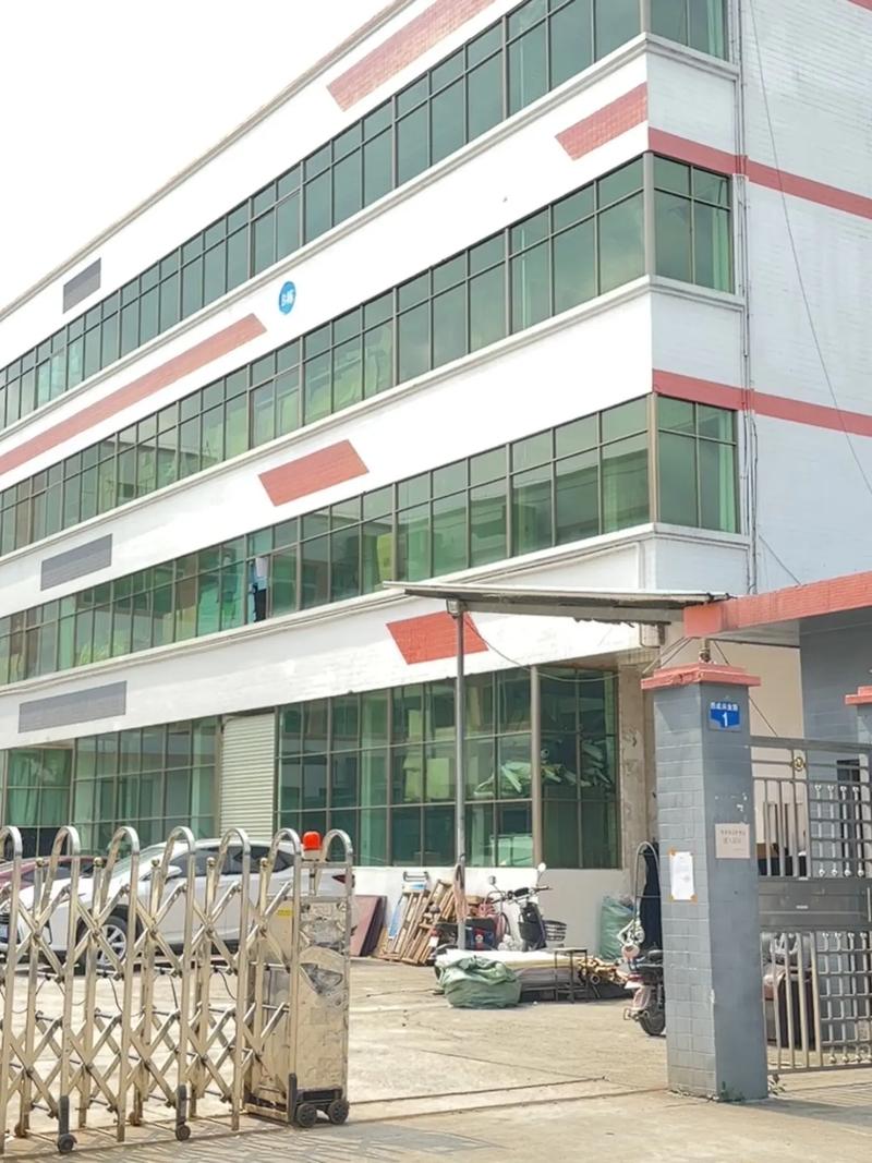 不通过中介 工厂门口安排 26/小时 厂里住厂里吃满月26